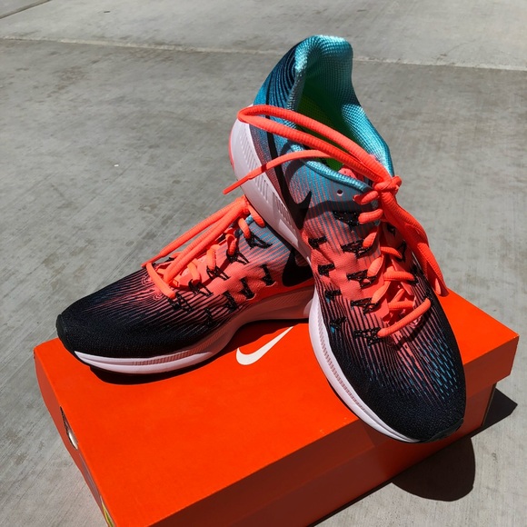 New Nike air zoom women’s sneakers - Picture 2 of 7